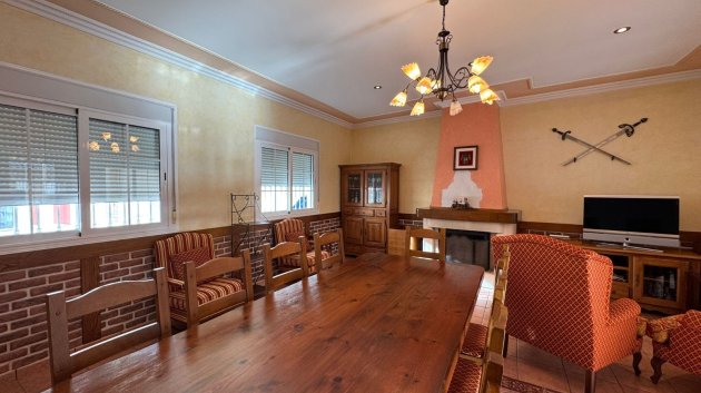 Resale - Townhouse -
Los Montesinos