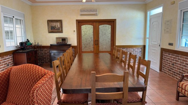 Resale - Townhouse -
Los Montesinos