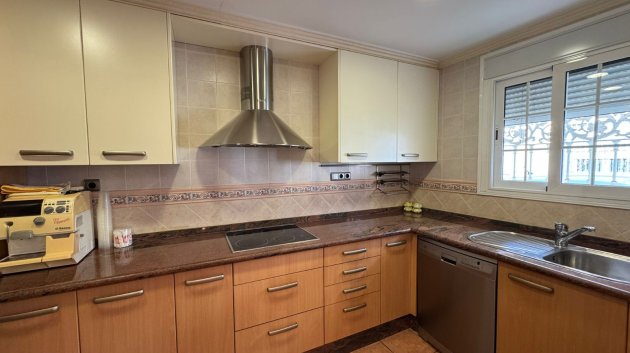 Resale - Townhouse -
Los Montesinos