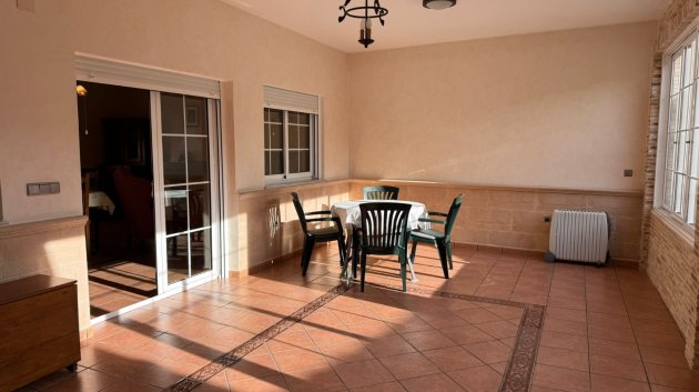 Resale - Townhouse -
Los Montesinos