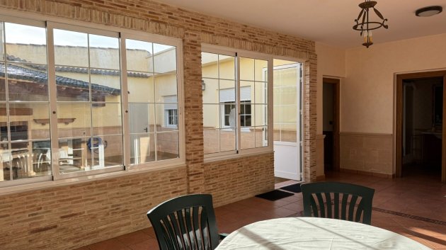 Resale - Townhouse -
Los Montesinos