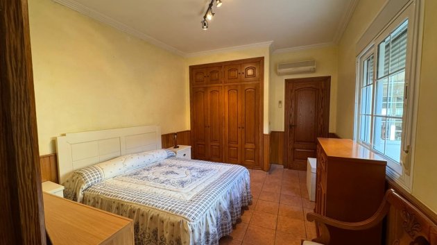 Resale - Townhouse -
Los Montesinos