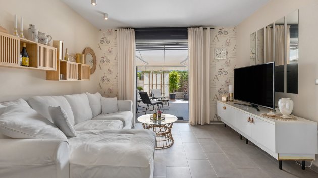 Reventa - Apartamentos -
La Mata - Playa