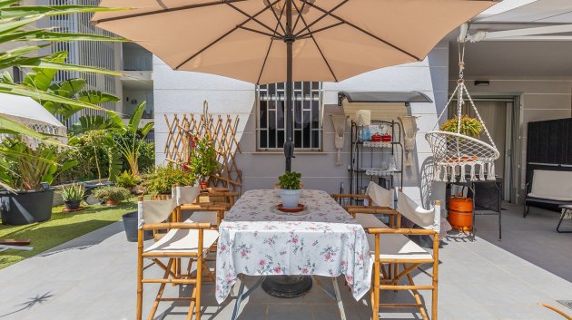 Reventa - Apartamentos -
La Mata - Playa