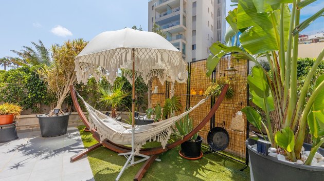 Reventa - Apartamentos -
La Mata - Playa