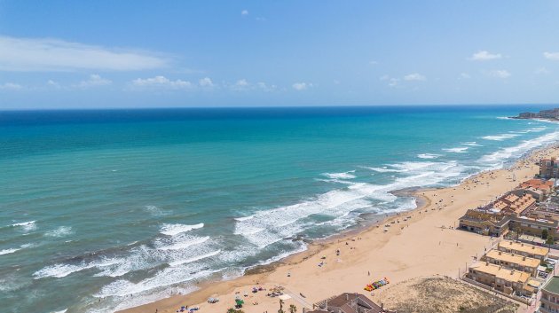 Reventa - Apartamentos -
La Mata - Playa