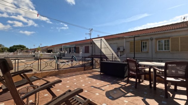 Reventa - Terraced house / Townhouse -
Torrevieja - El Acequión - Los Náufragos