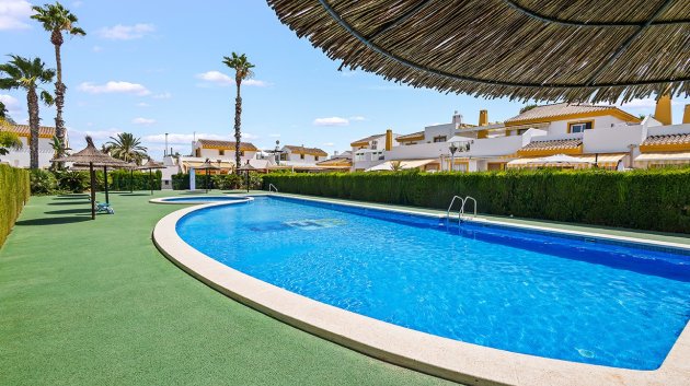 Reventa - Chalets -
Torre de la Horadada - Pueblo Latino