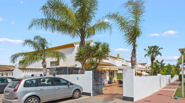 Reventa - Chalets -
Torre de la Horadada - Pueblo Latino