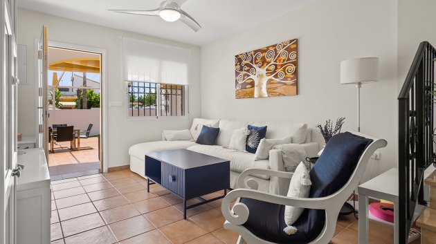 Reventa - Chalets -
Torre de la Horadada - Pueblo Latino