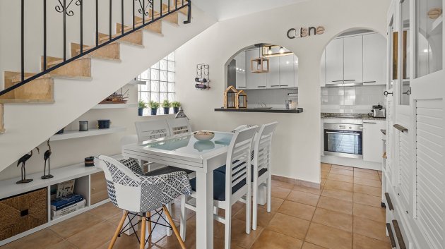 Reventa - Chalets -
Torre de la Horadada - Pueblo Latino