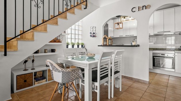 Reventa - Chalets -
Torre de la Horadada - Pueblo Latino