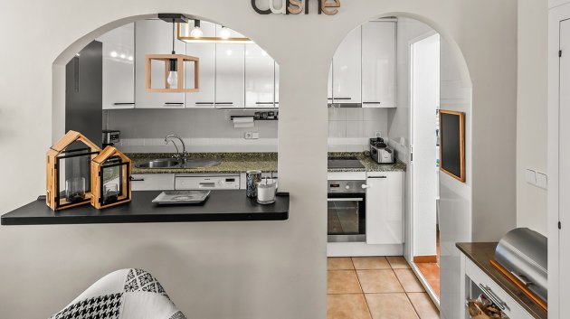 Reventa - Chalets -
Torre de la Horadada - Pueblo Latino