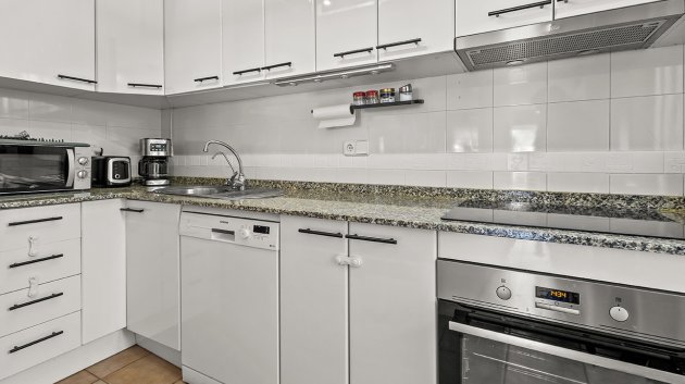 Reventa - Chalets -
Torre de la Horadada - Pueblo Latino