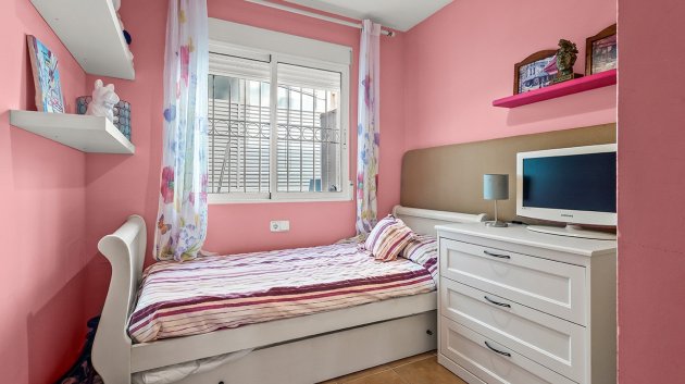 Reventa - Chalets -
Torre de la Horadada - Pueblo Latino