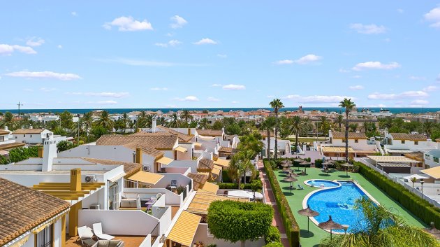 Reventa - Chalets -
Torre de la Horadada - Pueblo Latino