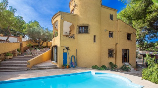 Reventa - Chalets -
Villamartín - Res. Las Filipinas