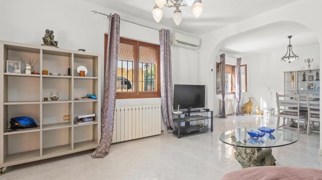 Reventa - Chalets -
Villamartín - Res. Las Filipinas