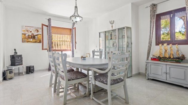 Reventa - Chalets -
Villamartín - Res. Las Filipinas