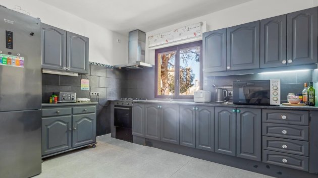 Reventa - Chalets -
Villamartín - Res. Las Filipinas