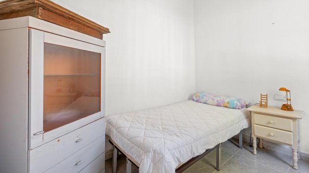 Reventa - Chalets -
Villamartín - Res. Las Filipinas