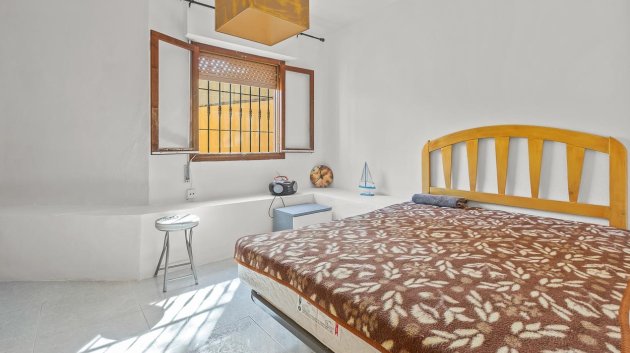 Reventa - Chalets -
Villamartín - Res. Las Filipinas