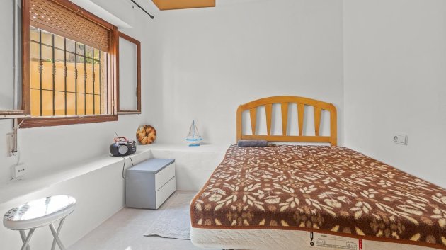 Reventa - Chalets -
Villamartín - Res. Las Filipinas