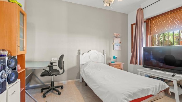 Reventa - Chalets -
Villamartín - Res. Las Filipinas