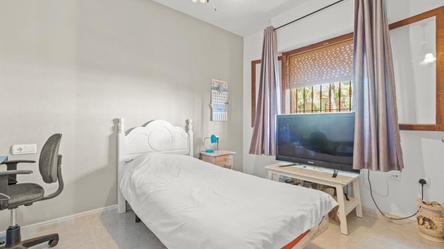 Reventa - Chalets -
Villamartín - Res. Las Filipinas