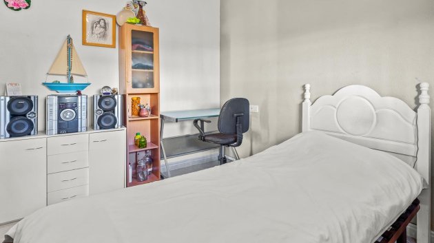 Reventa - Chalets -
Villamartín - Res. Las Filipinas