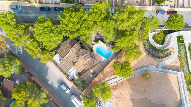 Reventa - Chalets -
Villamartín - Res. Las Filipinas