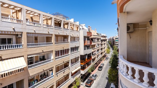 Reventa - Apartamentos -
Torrevieja - Playa del Cura