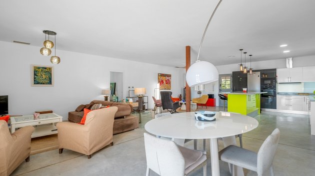 Revente - Villa -
Elche