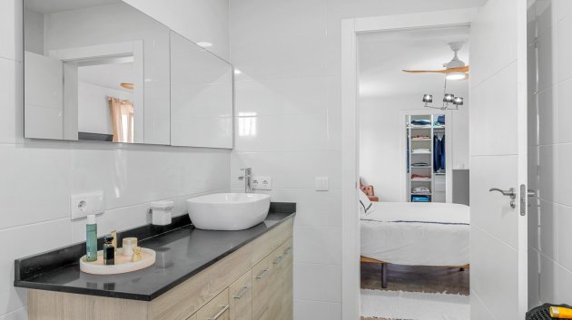 Revente - Villa -
Elche