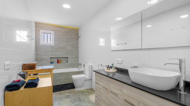 Revente - Villa -
Elche