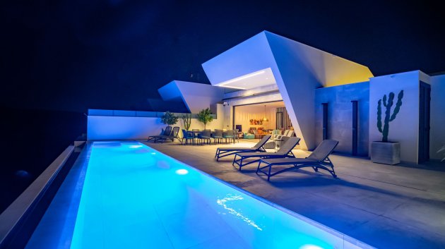 Obra nueva - Chalets -
Rojales