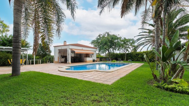 Resale - Villa -
San Vicente del Raspeig