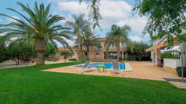 Resale - Villa -
San Vicente del Raspeig