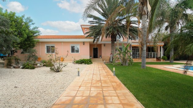 Resale - Villa -
San Vicente del Raspeig