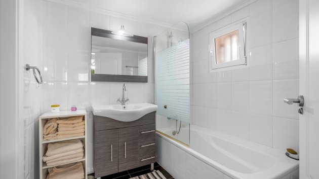 Reventa - Chalets -
Orihuela Costa - Punta Prima