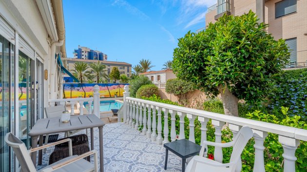 Reventa - Chalets -
Orihuela Costa - Punta Prima