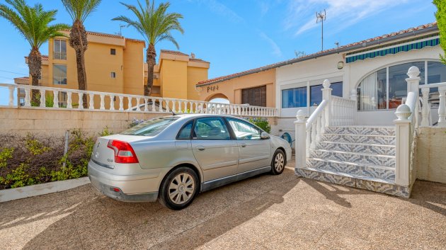 Reventa - Chalets -
Orihuela Costa - Punta Prima