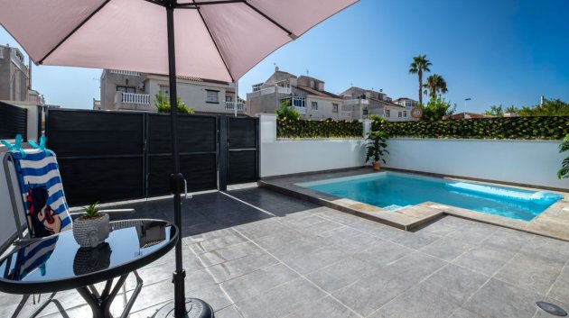 Reventa - Chalets -
Torrevieja - La Siesta