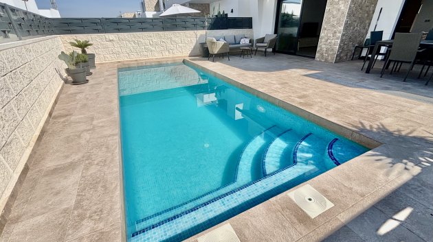 Obra nueva - Chalets -
Benijofar