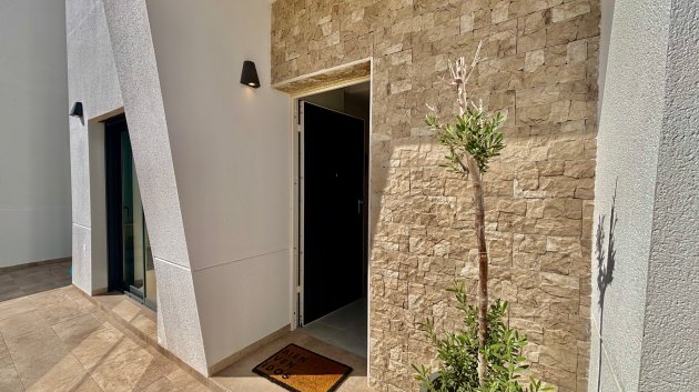 Obra nueva - Chalets -
Benijofar