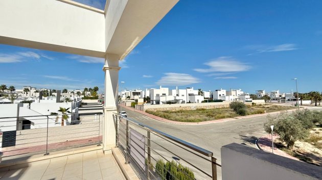 Reventa - Chalets -
Ciudad Quesada - Pueblo Bravo