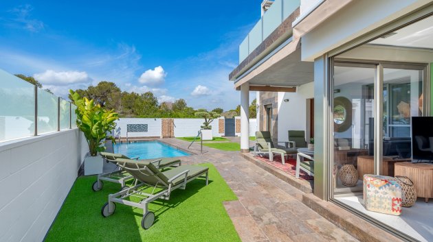 Reventa - Chalets -
Orihuela Costa - Pau 8*