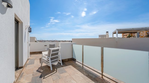 Reventa - Chalets -
Orihuela Costa - Pau 8*