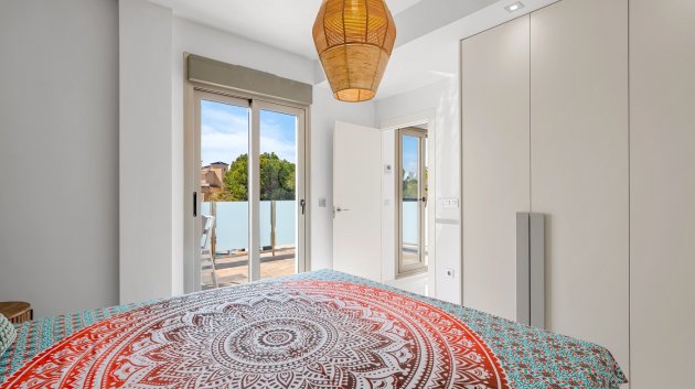 Reventa - Chalets -
Orihuela Costa - Pau 8*