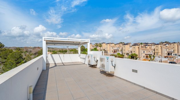 Reventa - Chalets -
Orihuela Costa - Pau 8*